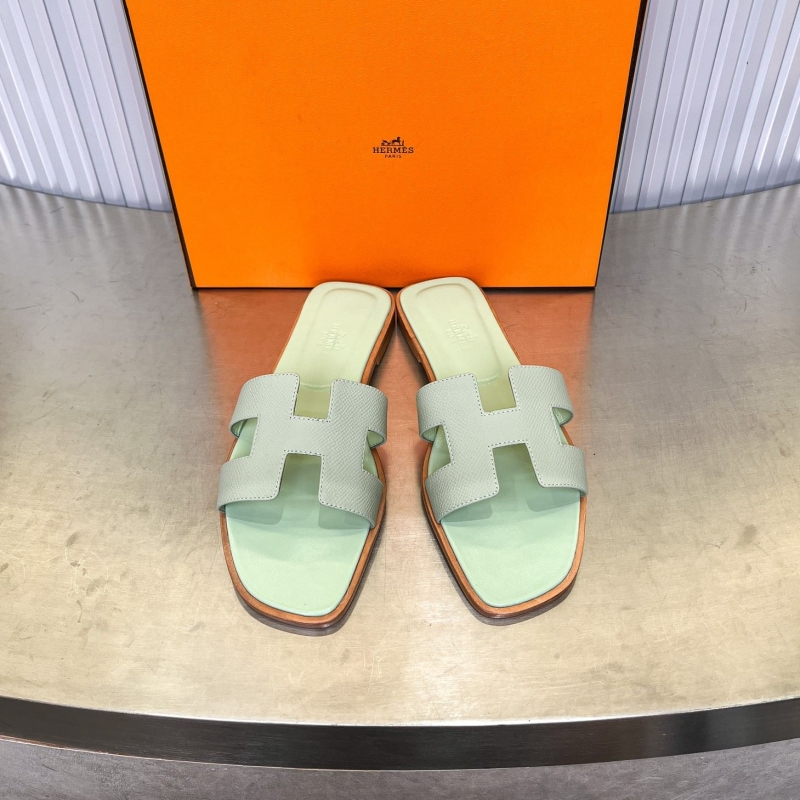 H**mes slippers